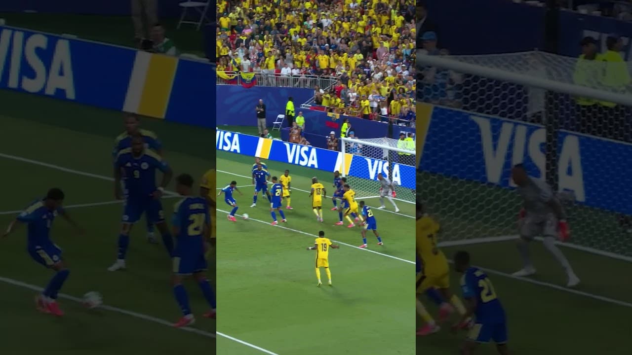 Curaçao’s defense stops Ecuador attempts. #FIFAWorldCupOnYT