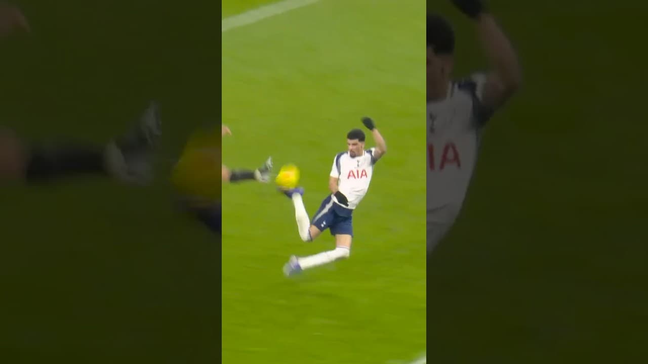 Solanke's stunning scorpion kick has been nominated for Premier League Goal of the Season 🦂