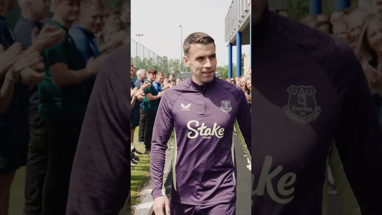 Thank you, Seamus 💙 a special guard of honour at Finch Farm #everton