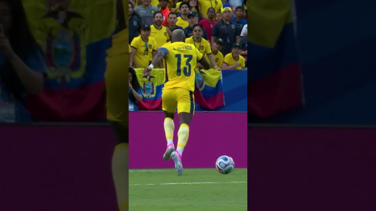Eloy Room saves Enner Valencia’s attempt for Ecuador. #FIFAWorldCupOnYT